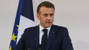 macron:-franca-do-te-ndertoje-nje-aeroplanmbajtese-te-re