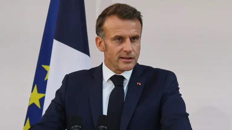 macron:-franca-do-te-ndertoje-nje-aeroplanmbajtese-te-re