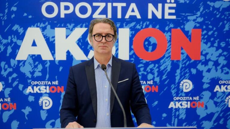 “vetem-rama-dhe-shpura-e-tij-jane-perfituesit-e-korrupsionit…”,-tomor-alizoti:-te-protestojme-per-t’u-thene-qe-nuk-jemi-si-ju!