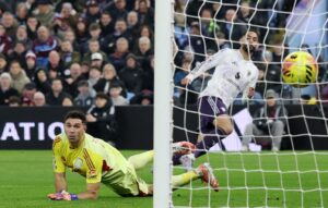 dy-gola-te-shpejte-ne-fund-te-pjeses-se-pare,-aston-villa-manchester-japin-spektakel-(video)