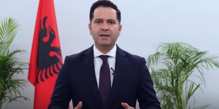 festat,-bonus-per-disa-kategori/-qeveria-jep-15-mije-leke-per-familjet-me-ndihme-ekonomike-dhe-personat-me-aftesi-ndryshe