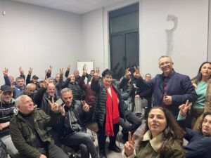 “koha-nuk-pret,-shqiperia-na-therret!”,-deputeti-i-pd,-igli-cara-thirrje-qytetareve:-pjesemarrja-ne-proteste,-domosdoshmeri!