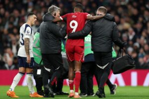 goditje-e-rende-per-liverpul,-isak-thyen-kemben