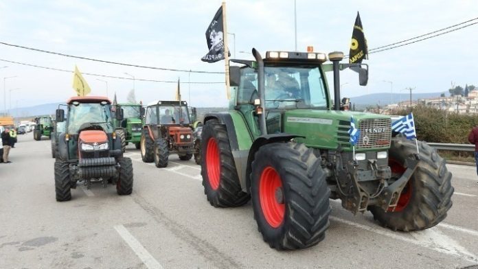 greqi,-fermeret-vazhdojne-protestat-me-traktore-ne-rruget-kombetare