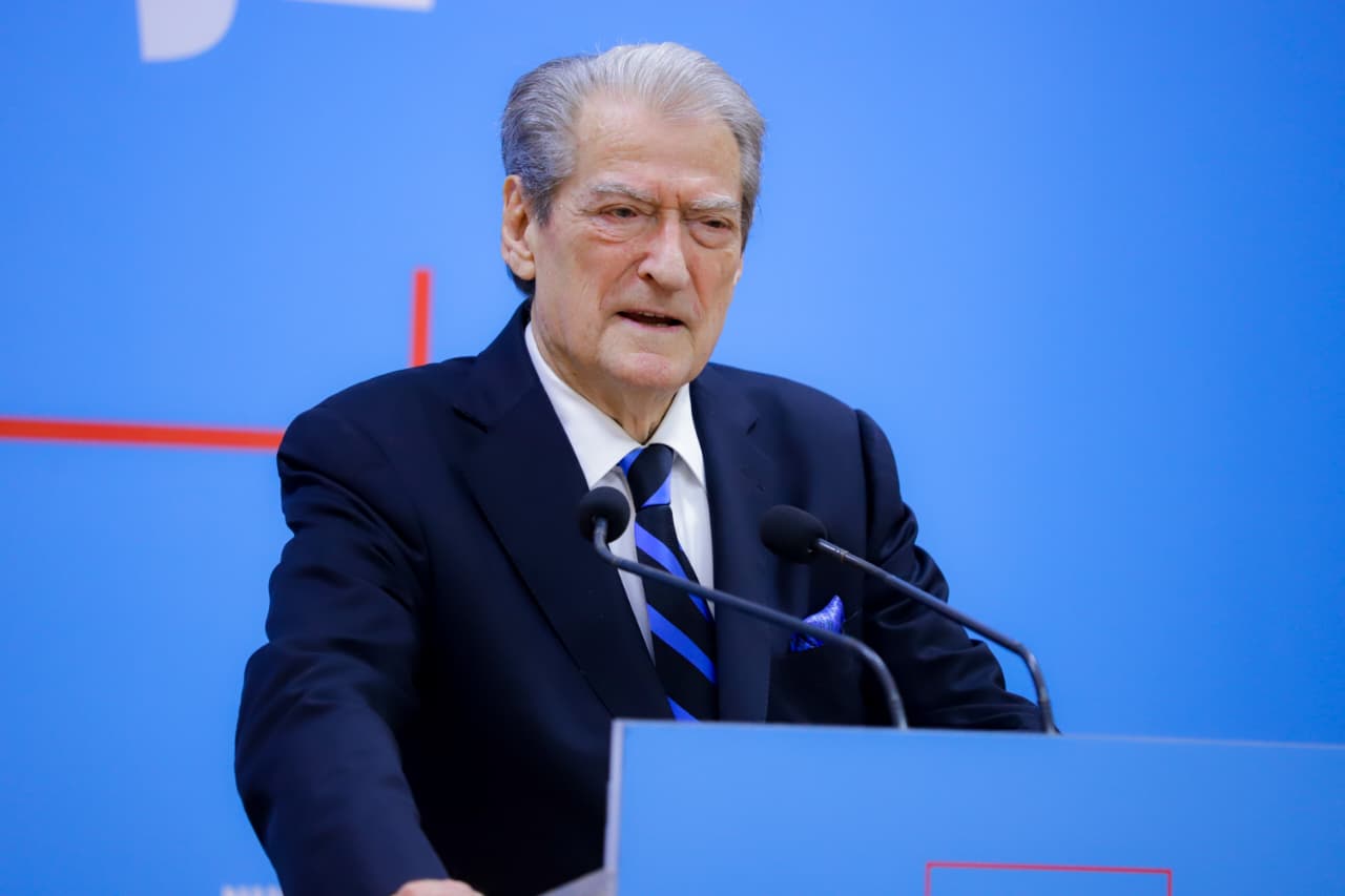 “rama-mori-licence-nga-kushtetuesja-per-vjedhjet,-por…”,-berisha:-lapaj-dhe-partite-opozitare,-te-bashkohemi-kunder-se-keqes-se-vendit