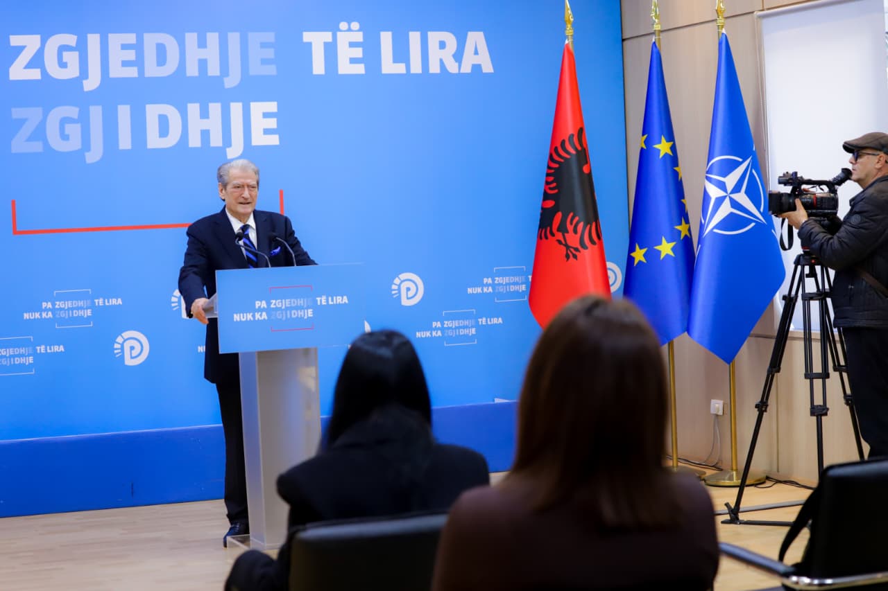 ‘kthesa-drejt-fitores’/-berisha-fton-qytetaret-ne-proteste:-sot-inaugurojme-fillimin-e-betejes-per-permbysjen-perfundimtare-te-edi-rames