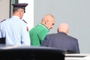 “rama-ka-vendosur-te-ngreje-barrikaden-e-83-“diellave”-per-pengimin-e-drejtesise”/-meta-mesazh-nga-burgu-ne-prag-te-protestes-se-opozites:-te-bashkohemi-per-te-shembur-korrupsionin