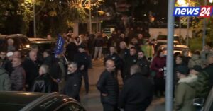 live-|-pd-zbret-ne-bulevard,-opozita-nis-stinen-e-protestave-kunder-rames