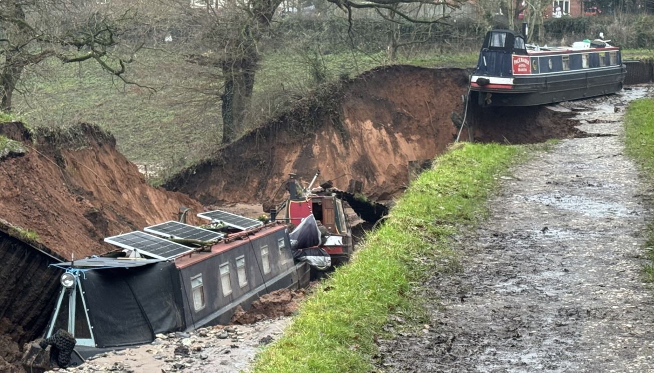 rreshqitje-toke-ne-angli/-te-pakten-10-persona-ngelen-te-bllokuar-ne-varka