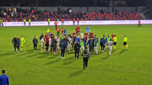 dhuna-ne-vlore-ne-ndeshjen-ndaj-teutes,-disiplina-nuk-toleron,-e-peson-keq-flamurtari