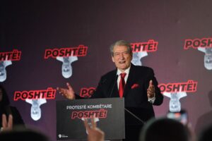 “lubia-ka-mbi-300-apartamente,-15-supermarkete-dhe-2-jahte,-kurse-edi-rama-ka-2-mln-euro-pasuri”,-berisha:-ai-nuk-e-shkarkon-ballukun,-do-i-heqim-ne