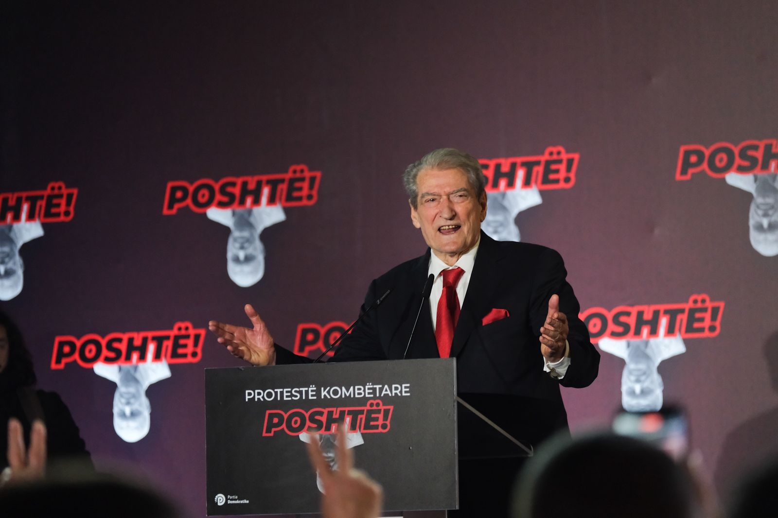 “lubia-ka-mbi-300-apartamente,-15-supermarkete-dhe-2-jahte,-kurse-edi-rama-ka-2-mln-euro-pasuri”,-berisha:-ai-nuk-e-shkarkon-ballukun,-do-i-heqim-ne