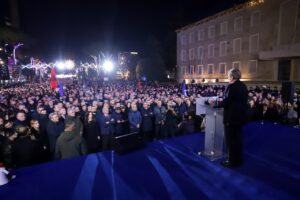 berisha:-pjesemarrja-ishte-historike!-opozita-ka-vetem-beteje!-afera-me-e-padegjuar-ndonjehere-ne-histori-i-ka-rrenjet-ne-surrel