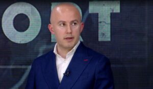 “ushtria-ukrainase-ne-momente-dobesie”,-krisafi:-‘lufte-sfilitjeje’,-marrja-e-territoreve-eshte-pasoje-e-…