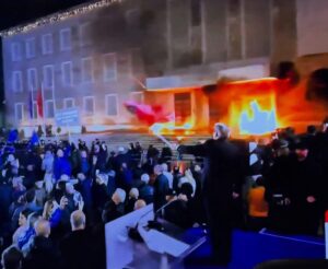  protesta-e-opozites,-reagon-balla:-sali,-ti-nuk-e-djeg-dot-me-shqiperine!