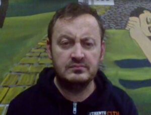 berisha,-shfaqje-me-molotov/-mahmutaj:-qellimi-i-tij,-te-shpetoje-nga-prangat-e-spak