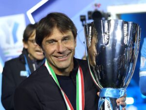 napoli-triumfon,-conte-rrit-statusin-e-trofeve-brenda-“kufinjve”
