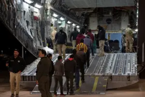 shba-te-do-t’u-paguajne-emigranteve-te-paligjshem-3,000-dollare-per-deportim-vullnetar-deri-ne-vitin-e-ri