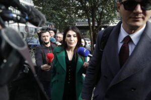 “pagesa-fiktive-per-cibuke-e-cokollata”/-birn:-manipulime,-zhvatje-dhe-pengmarrje!-grupi-kriminal-pas-“shqiperise-digjitale”