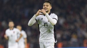 video/-7-gola-dhe-1-asist,-muci-mahnit-turqine,-a-do-te-ftohet-nga-sylvinho?