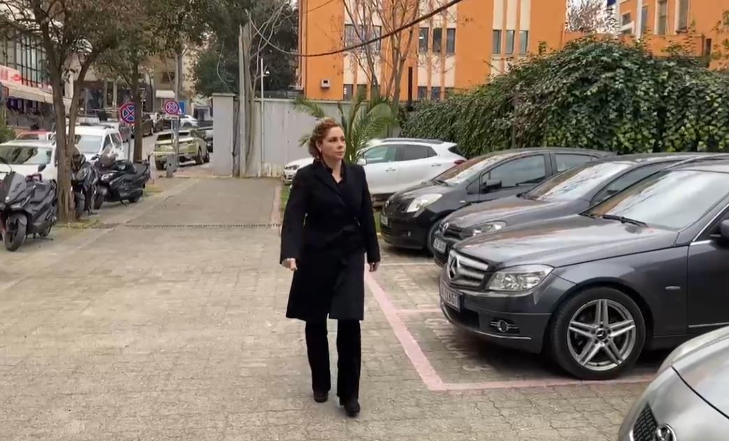 deputetja-e-ps,-olta-xhacka-paraqitet-ne-prokurorine-e-posacme