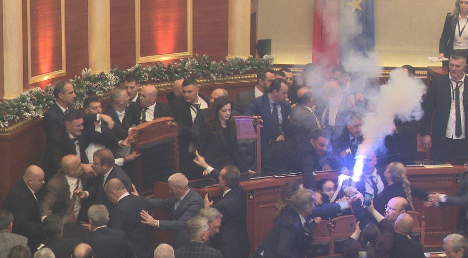 ps-heq-dore-nga-ndeshkimi-per-19-deputete,-masa-vetem-per-10-ligjvenes,-manja:-te-mos-perjashtohen-nga-10-dite