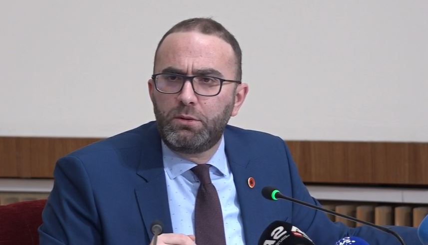 spak-kerkon-arrestimin-e-ballukut,-ps-bojkotoi-mbledhjen-per-mandatet/-“puc-kushtetues!”,-bardhi:-avokate-te-krimit!-po-lejojne-belinden-dhe-ramen-te-kontrollojne-hetimet!