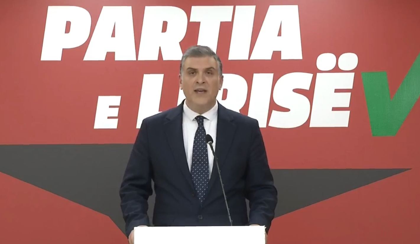 video/-“akshi-konfirmoi-pengmarrjen-e-shtetit-nga-mafia”,-tedi-blushi:-shqiptaret-ne-kembe-deri-ne-largimin-e-edi-rames