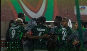 ademola-lookman-fantastik,-i-jep-fitoren-nigerise-me-nje-supergol-(video)