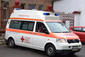 shtate-te-plagosur-pas-shembjes-se-tavanit-te-pishines-ne-nje-hotel-ne-rumani