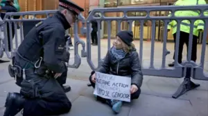 greta-thunberg-lirohet-pas-arrestimit-ne-londer-gjate-nje-proteste-pro-palestineze