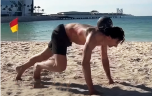 talenti-nuk-zhduket-kurre…-ibrahimovic-ben-spektakel-me-topin,-ne-brigjet-e-dubait-(video)