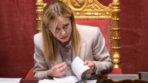 meloni-batuta-me-stafin-ne-kryeministri:-2025-a-ishte-e-veshtire,-por-mos-u-shqetesoni,-viti-tjeter-do-te-jete-me-keq!