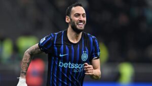inter-calhanoglu,-gjithcka-vendoset-ne-6-muaj.-rinovim-ose-shitje-ne-vere