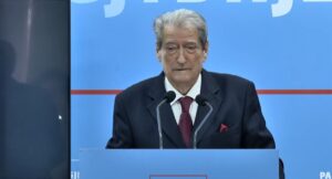 “armand-frangu-fitoi-tenderin-per-permiresimin-e-inteligjences-artificiale”,-berisha:-‘chatgpt’-ja-e-edi-rames-kushtoi-75-mln-euro!