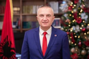 meta-mesazh-urimi-besimtareve-te-krishtere:-ne-vigjilje-te-kesaj-feste-te-shenjte,-uroj-paqe-e-harmoni-ne-cdo-familje-shqiptare