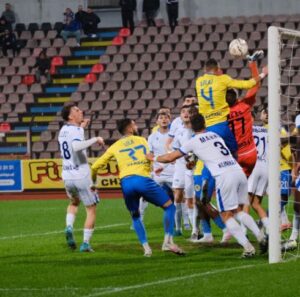 statistikat/-elbasani-dominon-perballjet-me-bardheblute