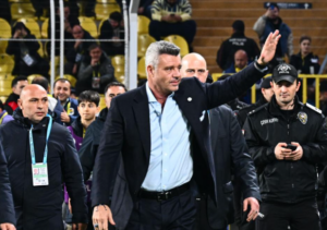 skandal-i-madh-ne-turqi,-presidenti-i-fenerbahces-perfundon-ne-pranga
