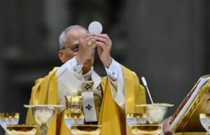 mesha-e-pare-e-nates-se-krishtlindjes,-papa-leo:-per-t’iu-kundervene-tundimeve-te-dominimit,-zoti-behet-njeri