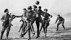 armepushimi-i-krishtlindjes-1914;-futboll,-kenge-dhe-paqe-ne-mes-te-“ferrit”