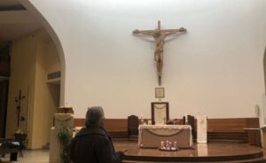 “nese-kremtonim-festat-fetare,-denoheshim-me-burg”/-birn:-krishtlindjet-ne-nje-vend-ku-zoti-ishte-i-ndaluar