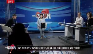 “me-godiste,-me-shtynte,-e-laja-si-femije”/-e-moshuara-tregon-veshtiresite:-im-bir-lindi-i-vdekur,-e-groposen,-por-e-shpetoi-bahcevani.-daljet-e-tij-ne-tiktok-me-shkaterruan