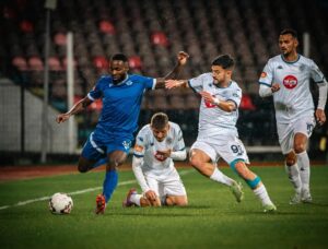 humbje-qe-dhemb-per-teuten,-bregdetaret-presin-merkaton