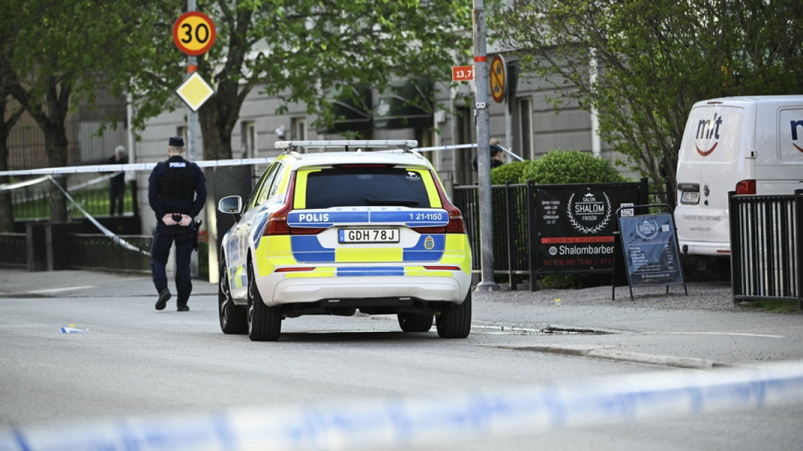 krim-makaber-ne-suedi/-nje-person-vret-me-hanxhar-nje-grua,-plagos-dhe-dy-te-tjere.-autori…