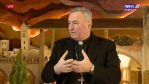 “dashuria-e-zotit-eshte-pakusht-per-te-gjithe”/-imzot-arjan-dodaj:-mesazhi-i-krishtlindjes-i-vecante,-manifestohet-me-prani.-te-rikuperojme-mbeshtetjen-ndaj-familjes!