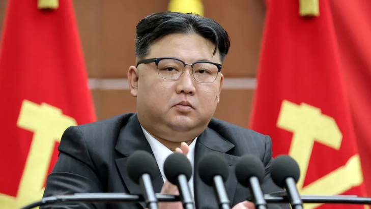 cfare-po-planifikon?-kim-jong-un-urdheron-zgjerimin-e-prodhimit-te-raketave-dhe-ndertimin-e-fabrikave-te-reja-te-municioneve