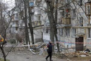 nuk-ndalen-sulmet-ruse-ne-rajonin-e-kievit,-disa-te-plagosur-dhe-deme-ne-infrastrukture