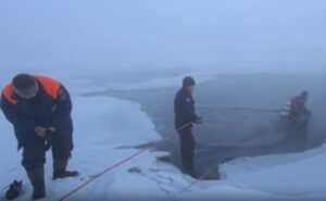 video/-tragjedi-ne-rajonin-e-acarte-te-rusise!-makina-bie-ne-ujerat-e-lumit-ne-yakutsk,-te-pakten-3-viktima