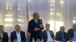 berisha-nga-elbasani:-projekti-per-te-zhdukur-opoziten-deshtoi,-rama-do-perballet-me-protesta-te-pandalshme