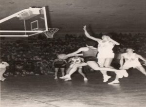 “shqiperia-komuniste-eshte-i-vetmi-vend-ne-europe,-e-cila-ka-pushkatuar-tre-rekordmene-te-saj,-ne-sportin-e-atletikes-se-lehte;-bicaku,-guraziu-dhe-a.-kellezi…”/-refleksionet-e-gazetarit-te-njohur-sportiv